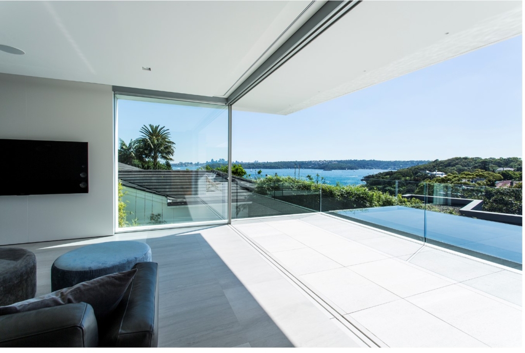 Large white Panoramah! sliding door